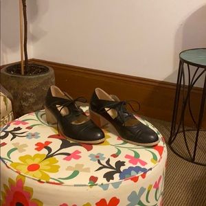 Lace up oxford block heel